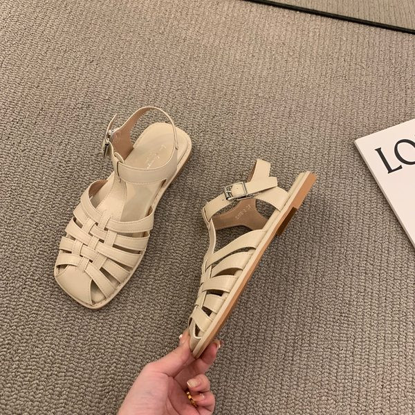 Naiste nahast sandaalide uus mudel kolmes värvitoonis