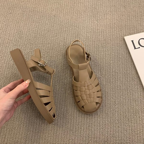 Moderne sandale s kopčom