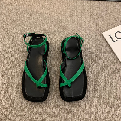 Ženske ležerne sandale s tankim remenčićima preko prstiju