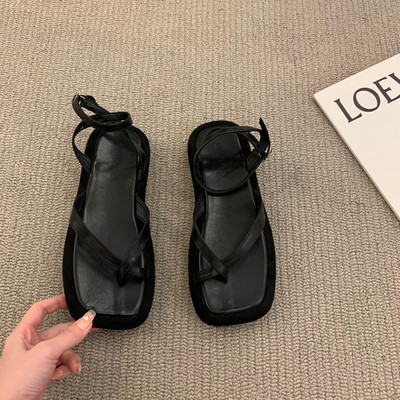 Ženske ležerne sandale s tankim remenčićima preko prstiju