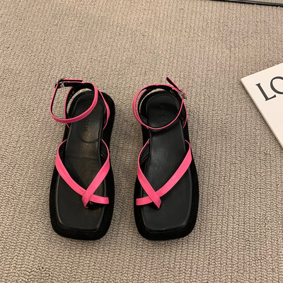 Ženske ležerne sandale s tankim remenčićima preko prstiju