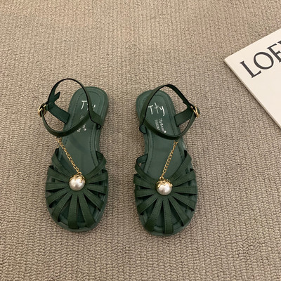 Moderne ženske sandale od eko kože sa lančićem i perlom