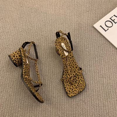 Ženske četvrtaste sandale na visoku petu 4,5 cm