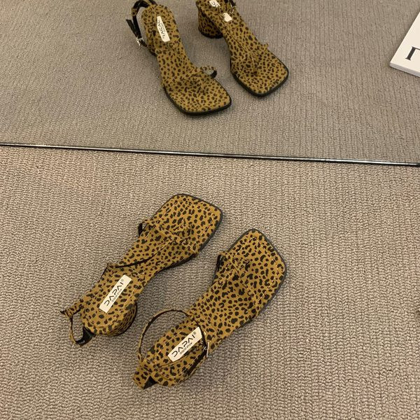 Ženske četvrtaste sandale na visoku petu 4,5 cm