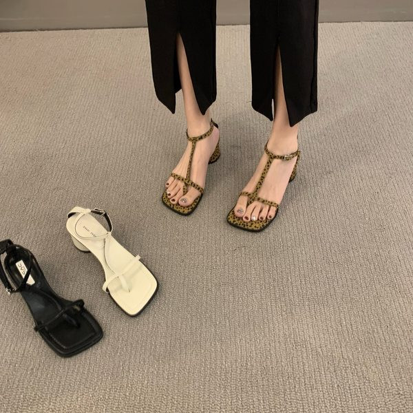 Ženske četvrtaste sandale na visoku petu 4,5 cm