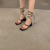 Moderne ženske sandale s kvadratom od 5,5 cm u tokio-rimskom stilu