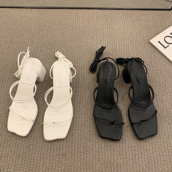 Moderne ženske sandale s kvadratom od 5,5 cm u tokio-rimskom stilu