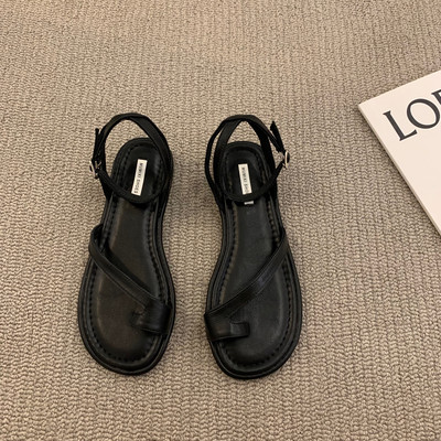 Aktuelne ženske sandale u četiri boje