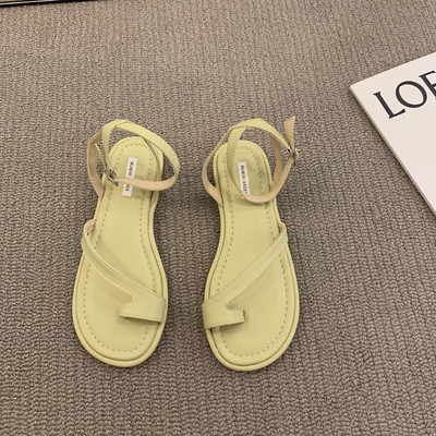 Aktuelne ženske sandale u četiri boje