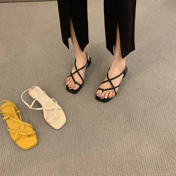 Novi model ženskih sandala od eko kože u tri boje