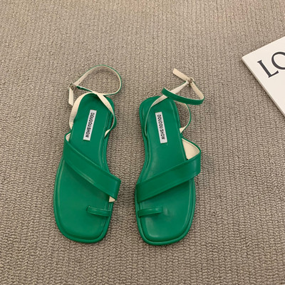 Novi model sandala sa kopčom - od eko kože