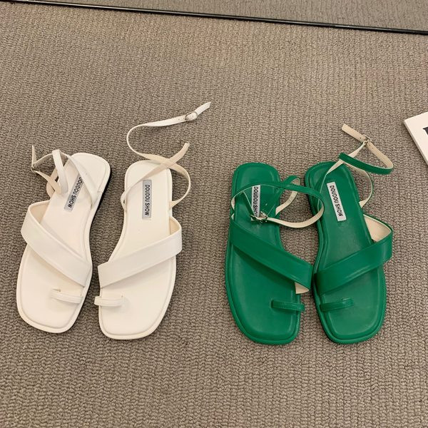 Novi model sandala sa kopčom - od eko kože