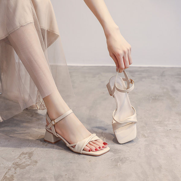 Moodsad sandaalid paksu kontsaga 5 cm