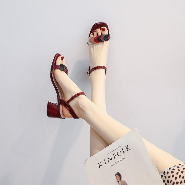 Ljetne ležerne sandale s niskom debelom petom