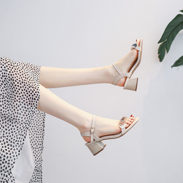 Ljetne ležerne sandale s niskom debelom petom