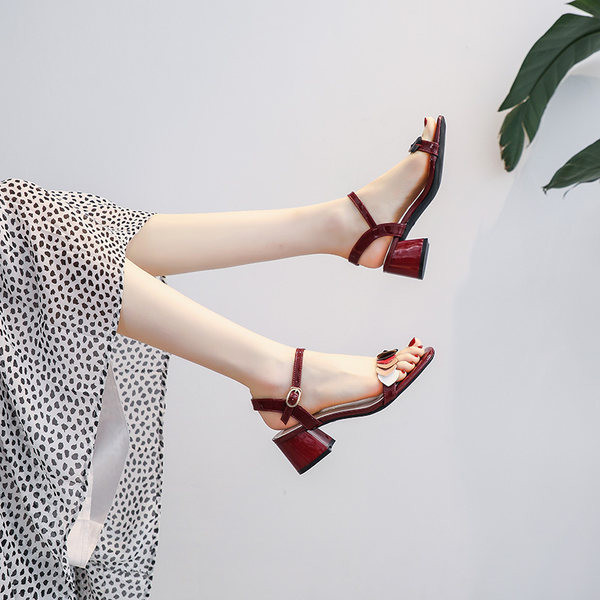 Ljetne ležerne sandale s niskom debelom petom