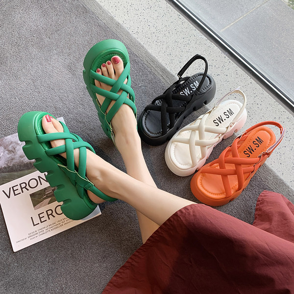 Kareda tallaga vabaaja naiste sandaalid 4 cm uus mudel