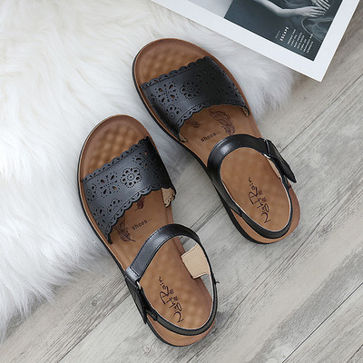 Laisvalaikio basutės iš dirbtinės odos plokščiu padu – dviejų spalvų