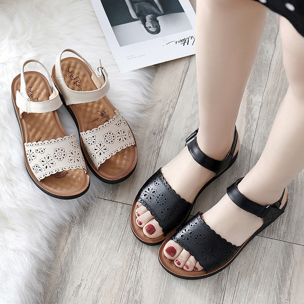 Laisvalaikio basutės iš dirbtinės odos plokščiu padu – dviejų spalvų