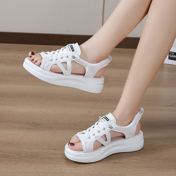 Sportske i ležerne ženske sandale sa vezicama