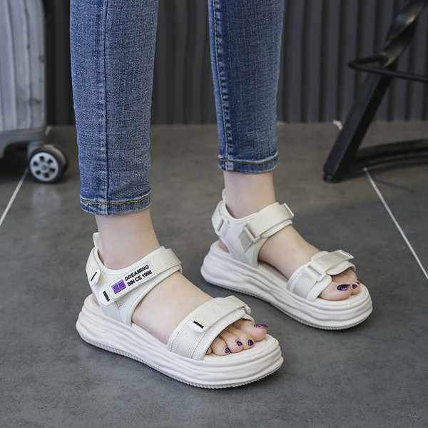 Ženske sportske sandale na čičak - bijele i crne