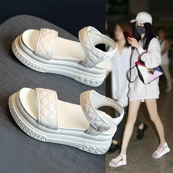 Ležerne sandale sa zakrpama i potplatom 7 cm