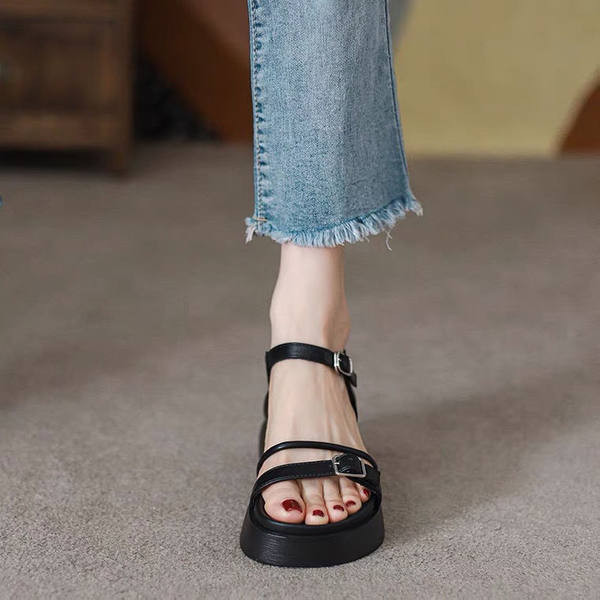 Ležerne ženske sandale od umjetne kože