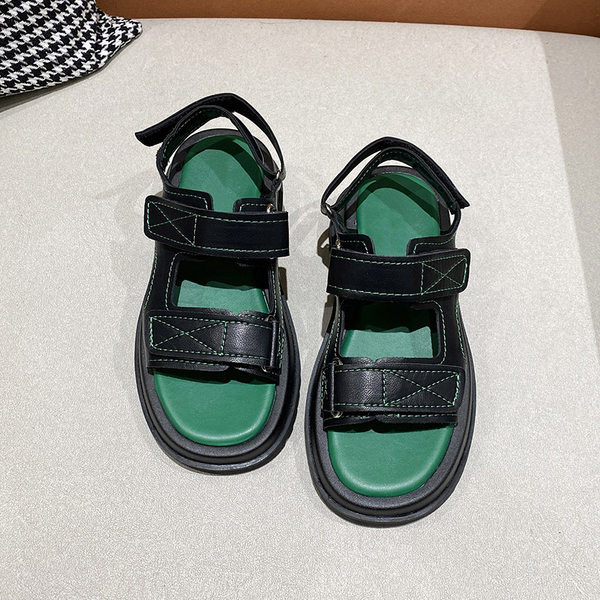 Ženske sandale s grubim potplatom i kopčanjem na čičak