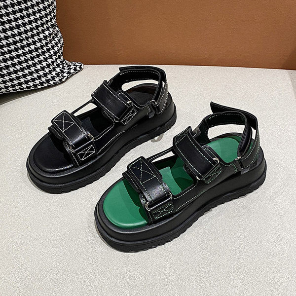 Ženske sandale s grubim potplatom i kopčanjem na čičak