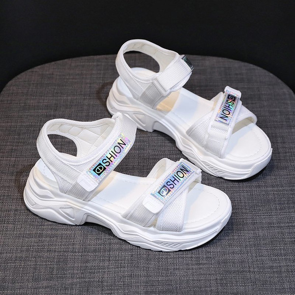 Ležerne ženske sandale s grubim đonom - bijele i crne