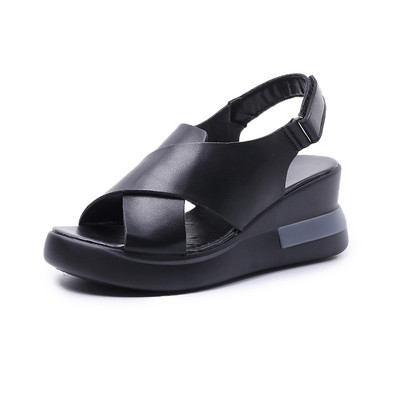 Γυναικεία πέδιλα με πλατφόρμα 7,5 cm