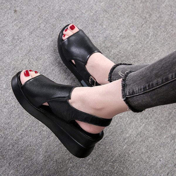 Dviejų spalvų moteriškos platforminės basutės