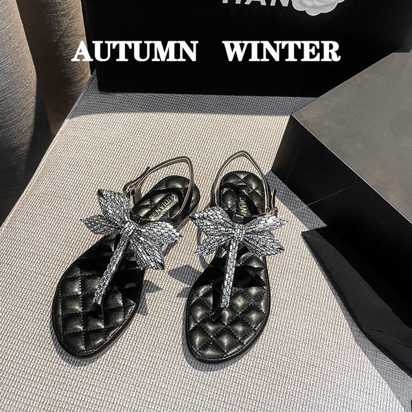 Naiste vabaaja paeltega sandaalid