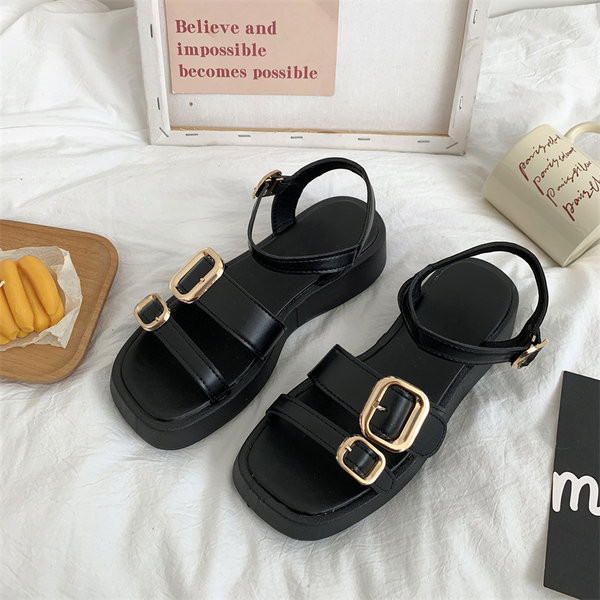 Νέο μοντέλο γυναικεία σανδάλια με αγκράφες