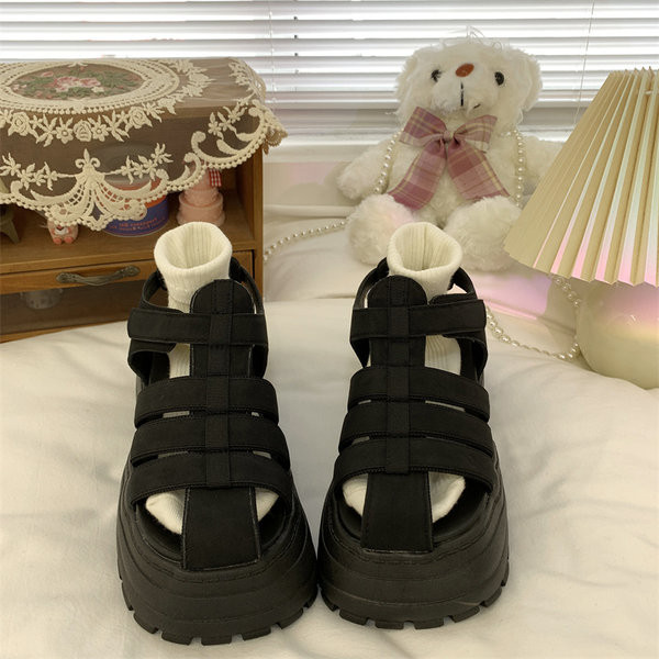 Ženske retro sandale sa zakrpama