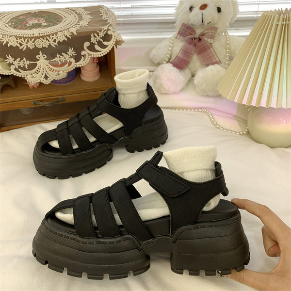 Ženske retro sandale sa zakrpama