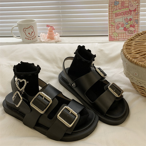 Naiste metallist pandlaga kunstnahast sandaalid uus mudel