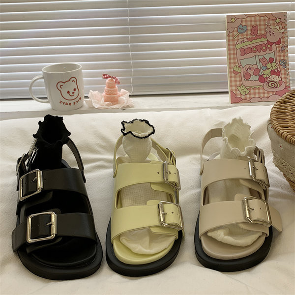 Naiste metallist pandlaga kunstnahast sandaalid uus mudel