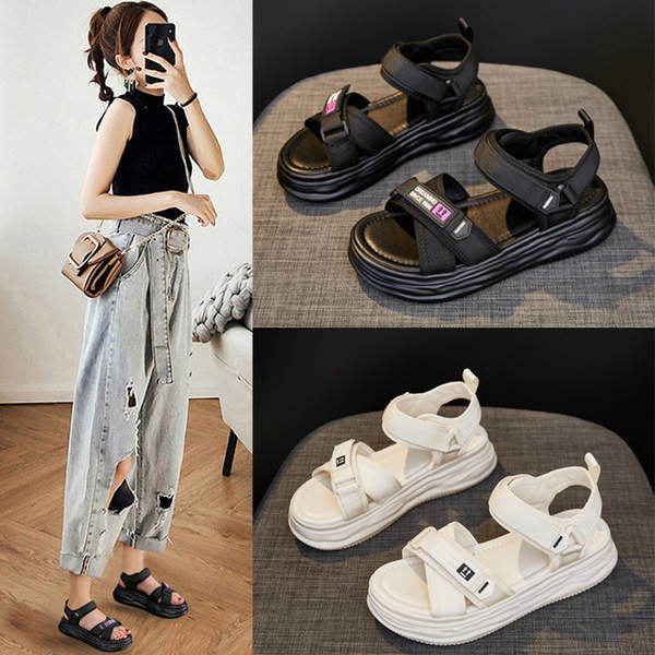 Ležerne ženske sandale s kopčanjem na čičak