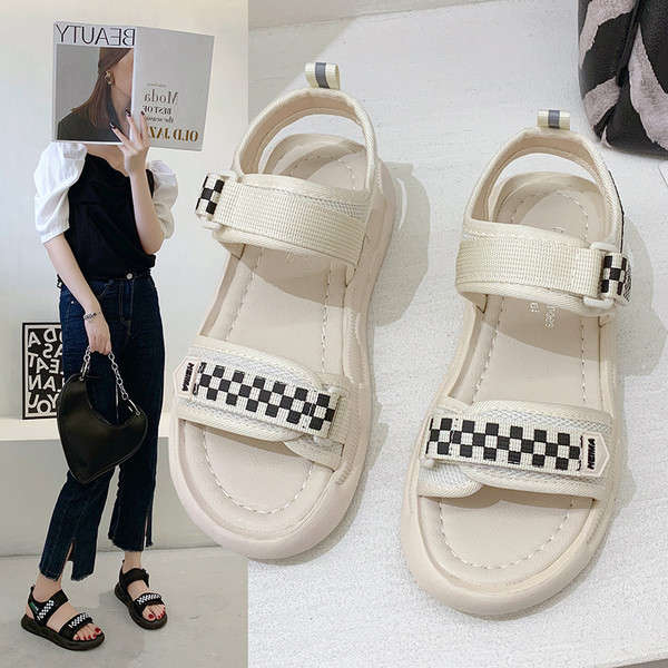 Ležerne sandale s čičkom i ravnim potplatom