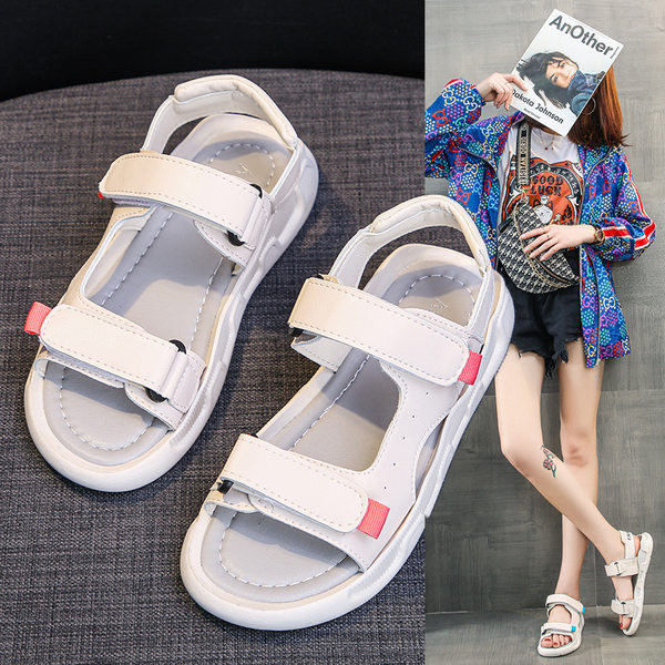 Suvised vabaaja sandaalid takjapaelaga