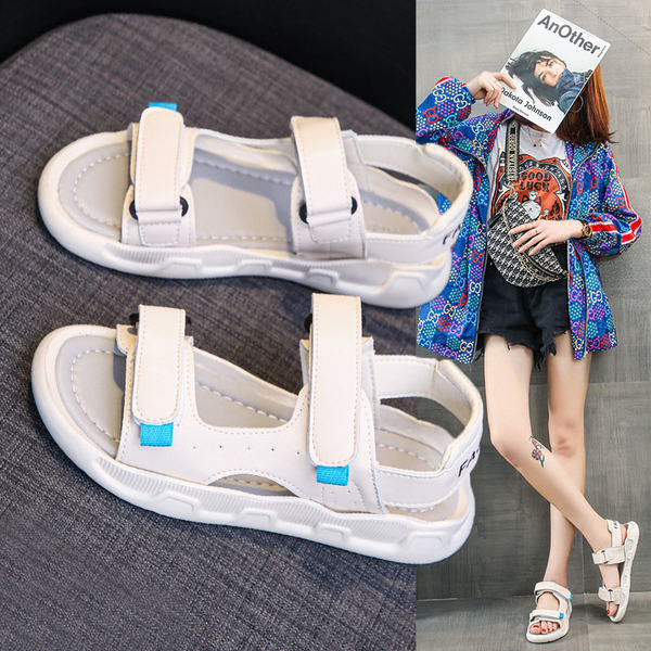 Suvised vabaaja sandaalid takjapaelaga