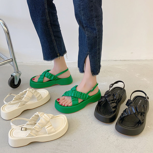 Ženske sandale sa poprečno nabranim remenčićima od eko kože