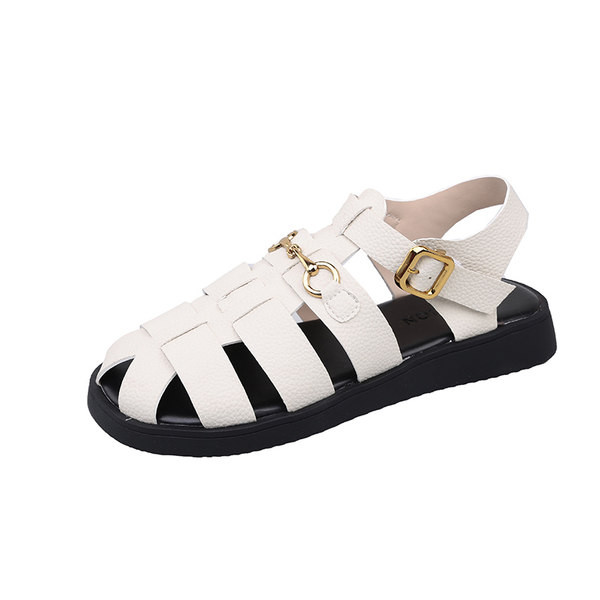 Ležerne ženske sandale sa metalnim ukrasom