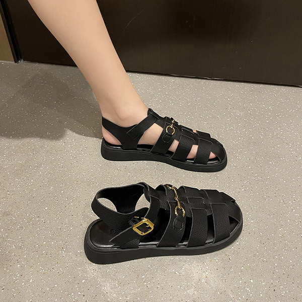 Ležerne ženske sandale sa metalnim ukrasom