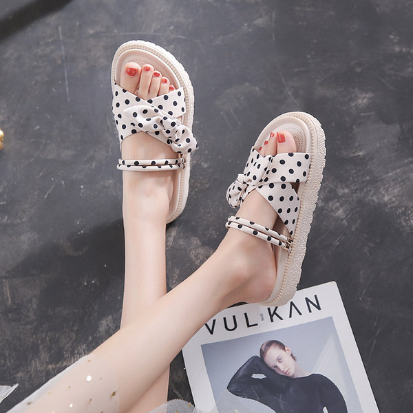 Ženske sandale na točkice s trakom