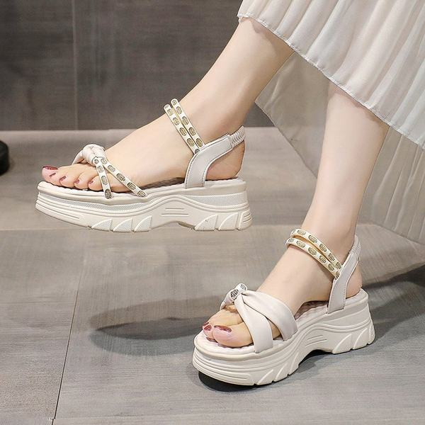 Kareda tallaga naiste vabaaja sandaalide uus mudel