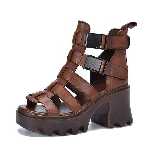 Rooma stiilis krobelise tallaga naiste sandaalid