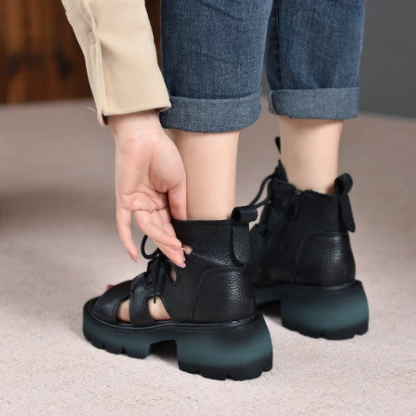 Ženske sandale s grubim potplatom i vezicama