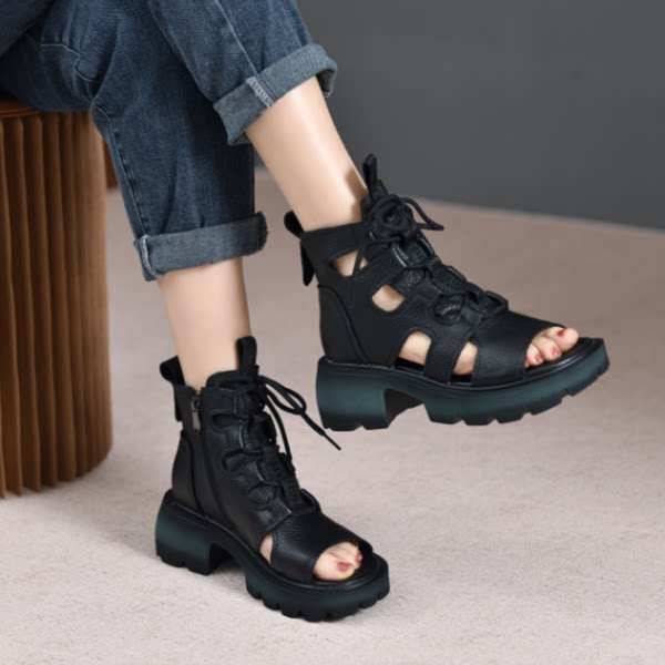 Ženske sandale s grubim potplatom i vezicama